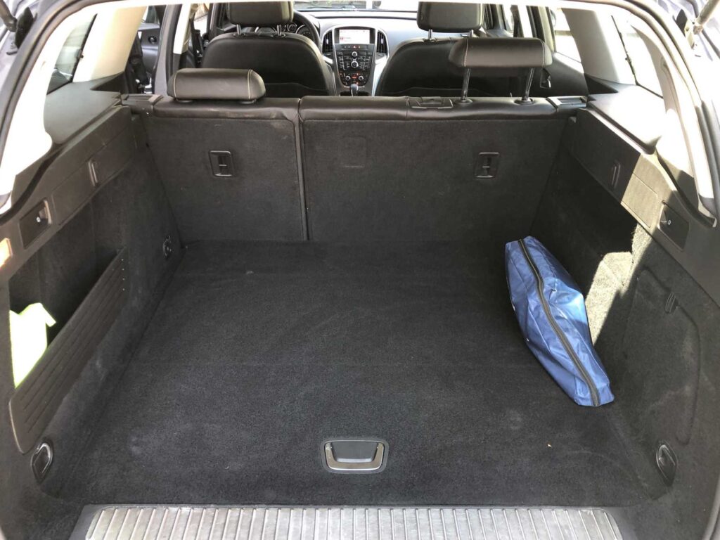 Rent a Car Sarajevo Opel Astra - KAMEA