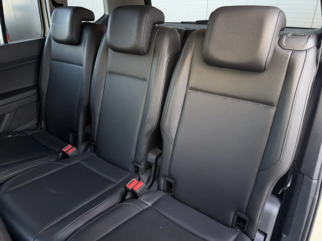 Rent-a-car-kamea-Volkswagen-Touran-7-seats (1)