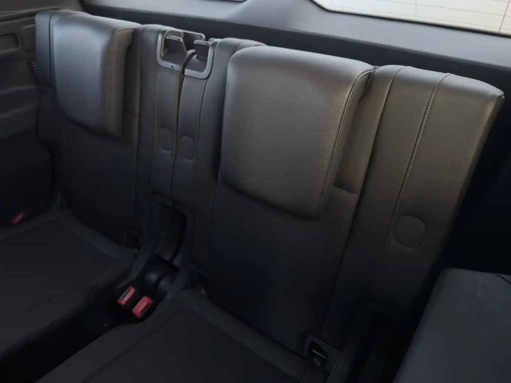 Rent-a-car-kamea-Volkswagen-Touran-7-seats (29)