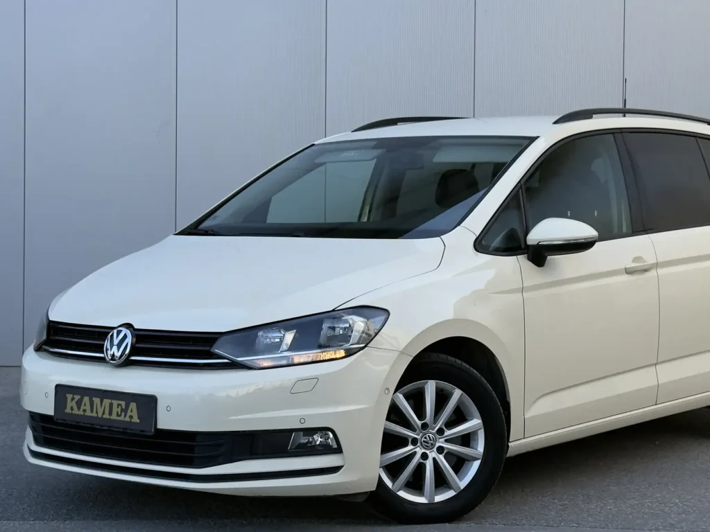 Rent-a-car-kamea-Volkswagen-Touran-7-seats (3)