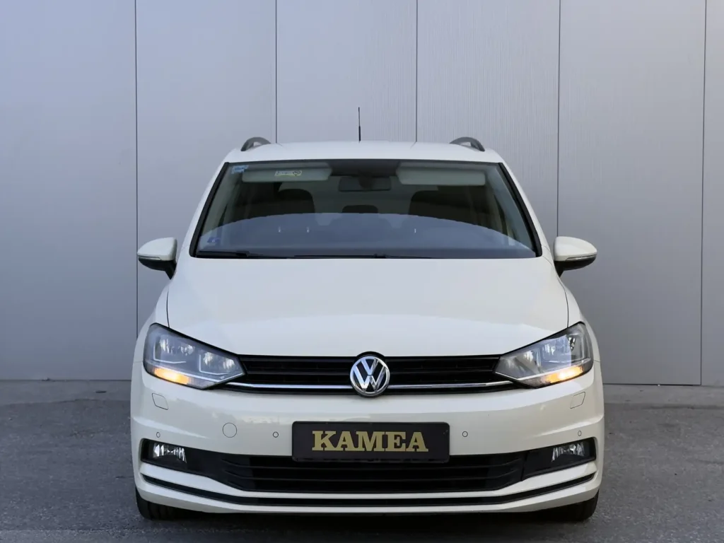 Rent-a-car-kamea-Volkswagen-Touran-7-seats (4)