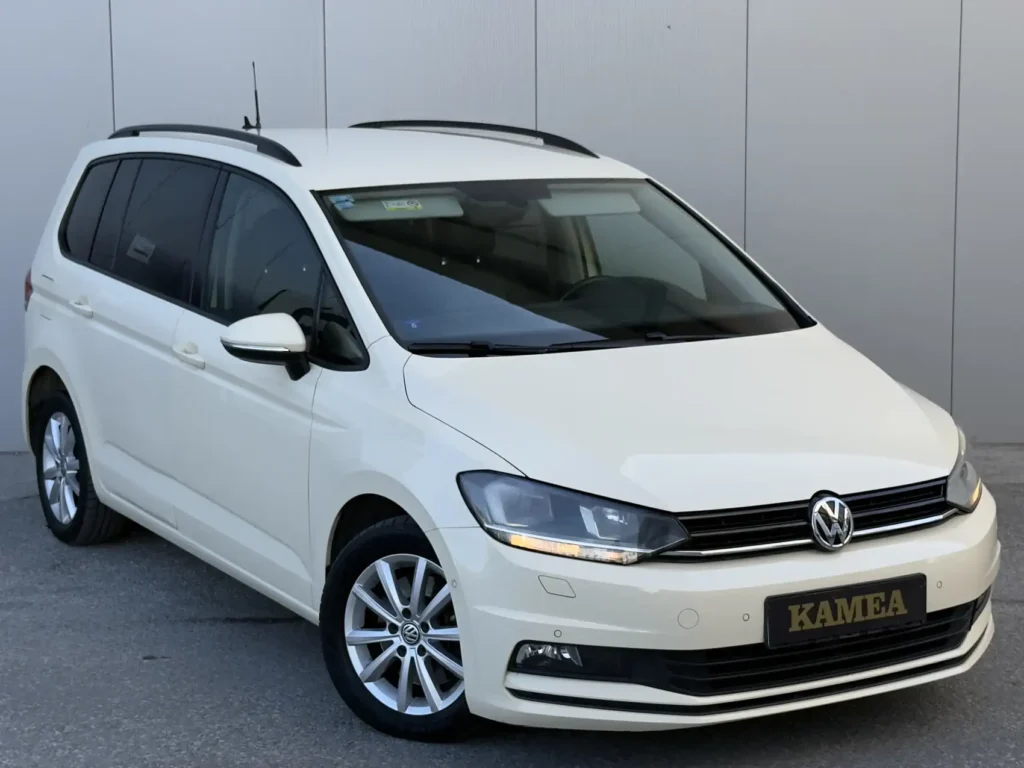 Rent-a-car-kamea-Volkswagen-Touran-7-seats (5)