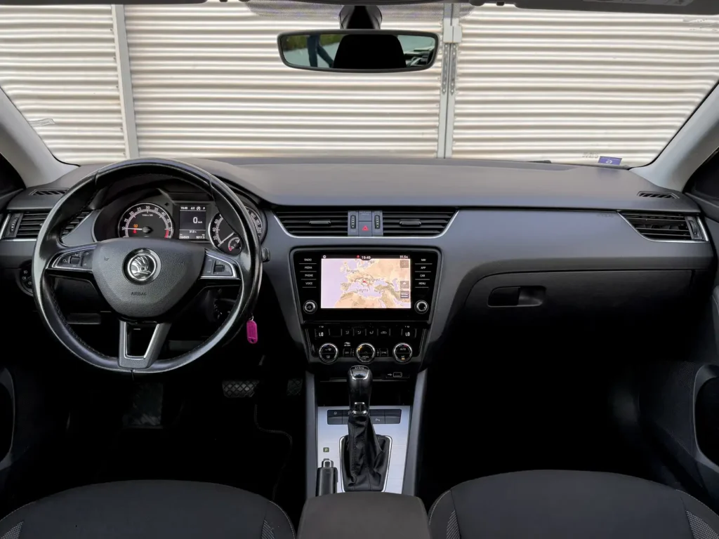 rent-a-car-sarajevo-skoda-octavia-automatic-kamea (16)