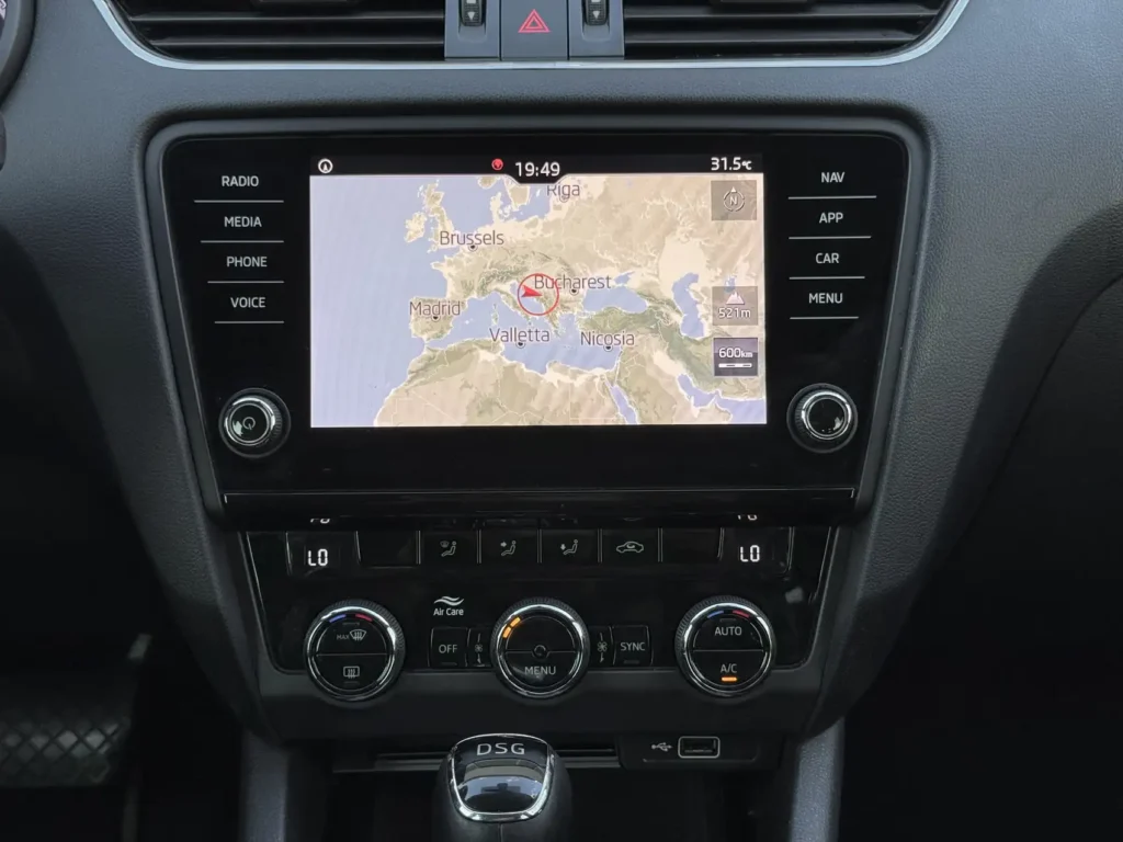 rent-a-car-sarajevo-skoda-octavia-automatic-kamea (19)