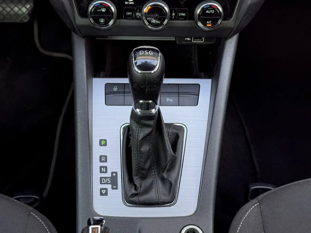 rent-a-car-sarajevo-skoda-octavia-automatic-kamea (20)