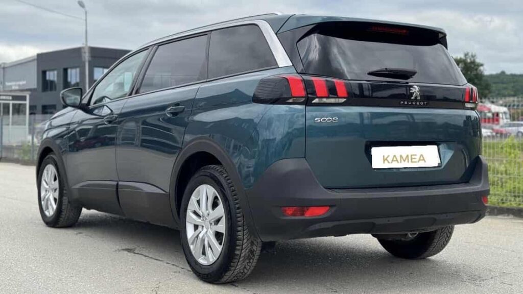 Rent a car Sarajevo parked Peugeot 5008