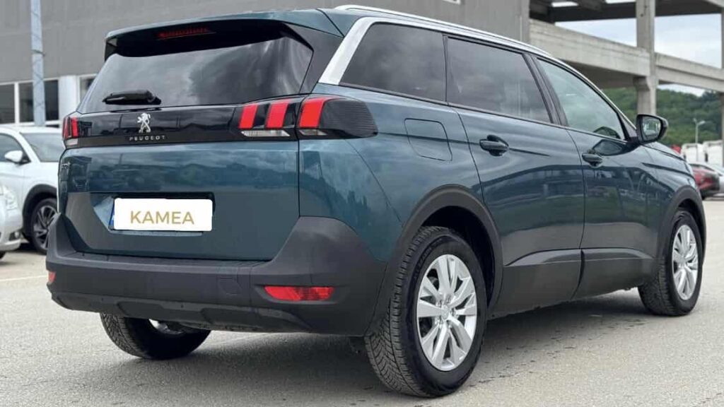 Rent a car Sarajevo parked Peugeot 5008