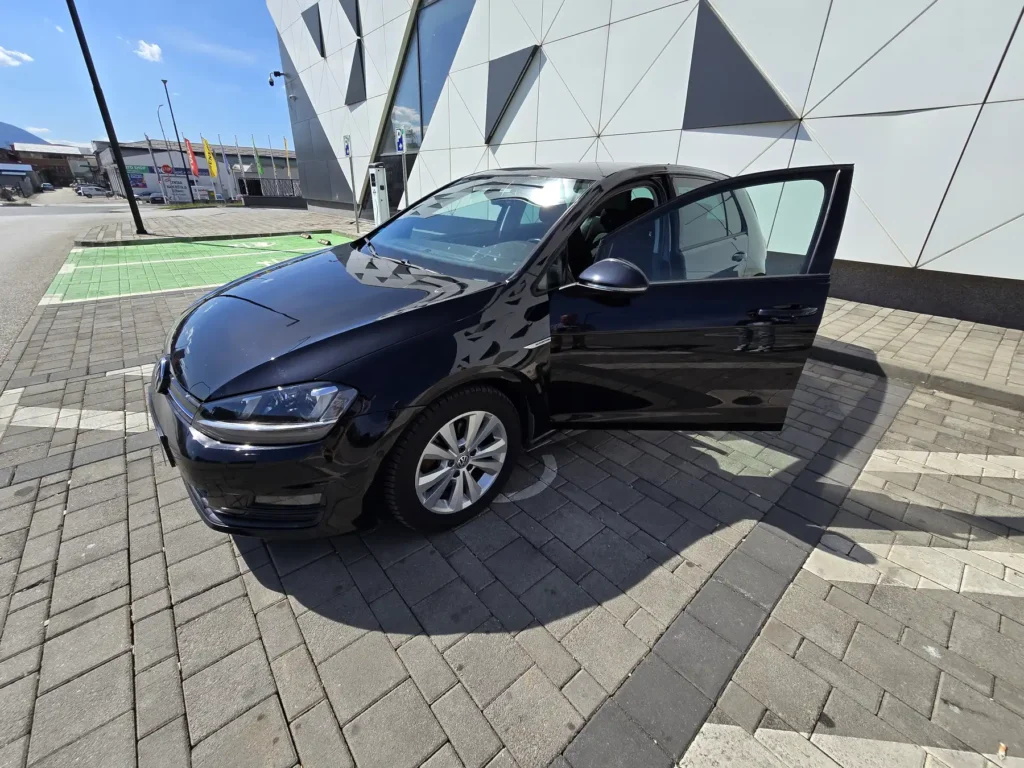 rent-a-car-sarajevo-golf-7-kamea (1)