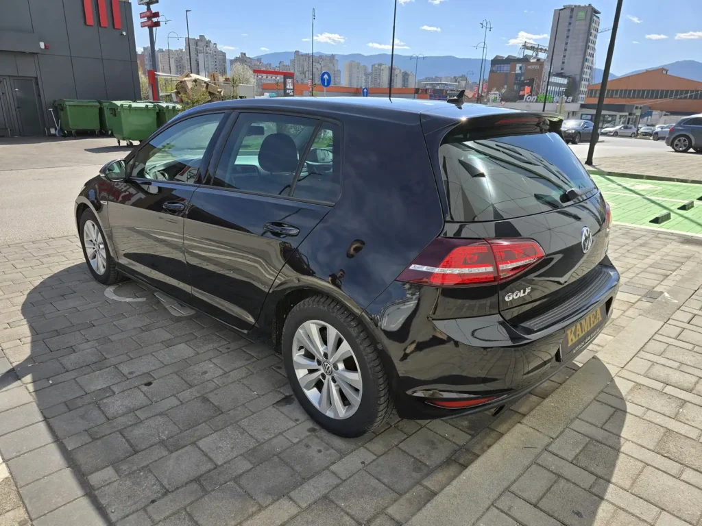 rent-a-car-sarajevo-golf-7-kamea (3)