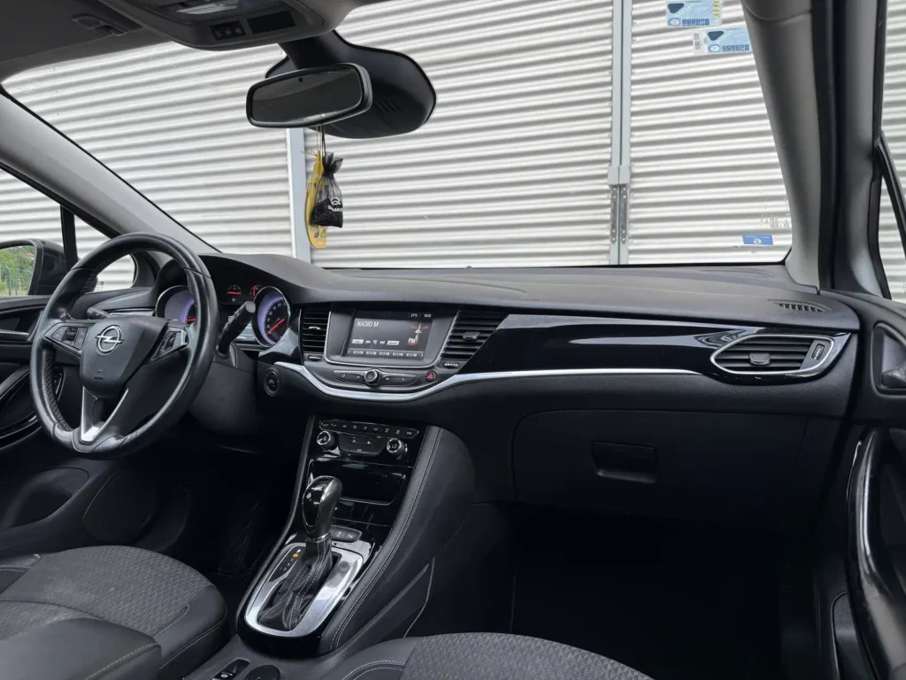Rent-a-car-sarajevo-kamea-opel-astra-1 (16)-opt1