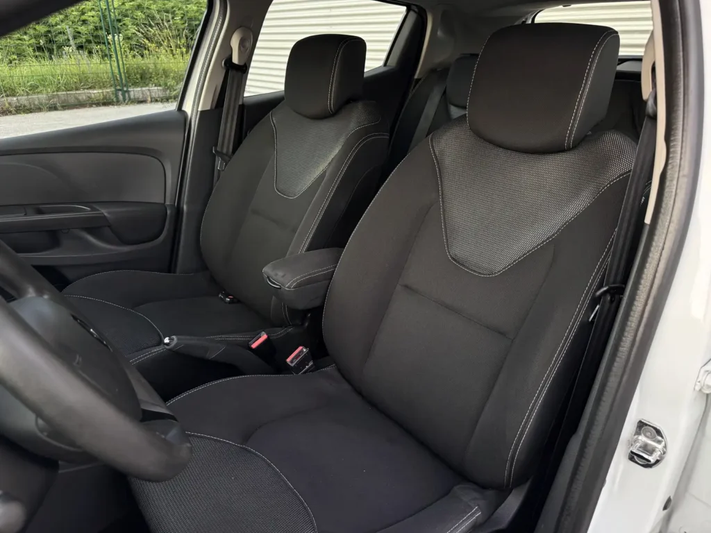 Rent-a-car-sarajevo-kamea-renault-clio (33)-opt1
