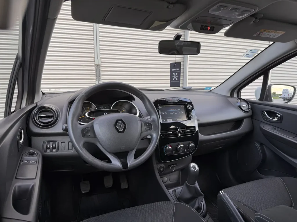 Rent-a-car-sarajevo-kamea-renault-clio (35)-opt1
