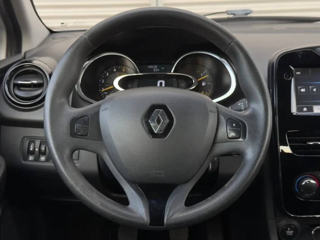 Rent-a-car-sarajevo-kamea-renault-clio (38)-opt1