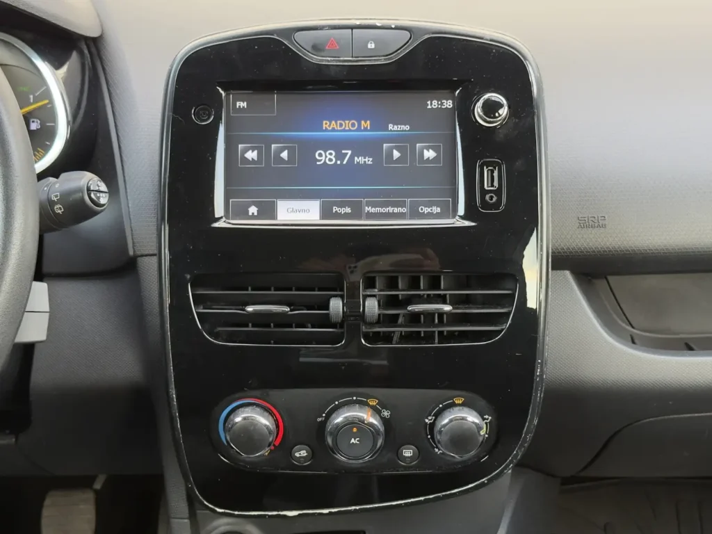 Rent-a-car-sarajevo-kamea-renault-clio (39)-opt1