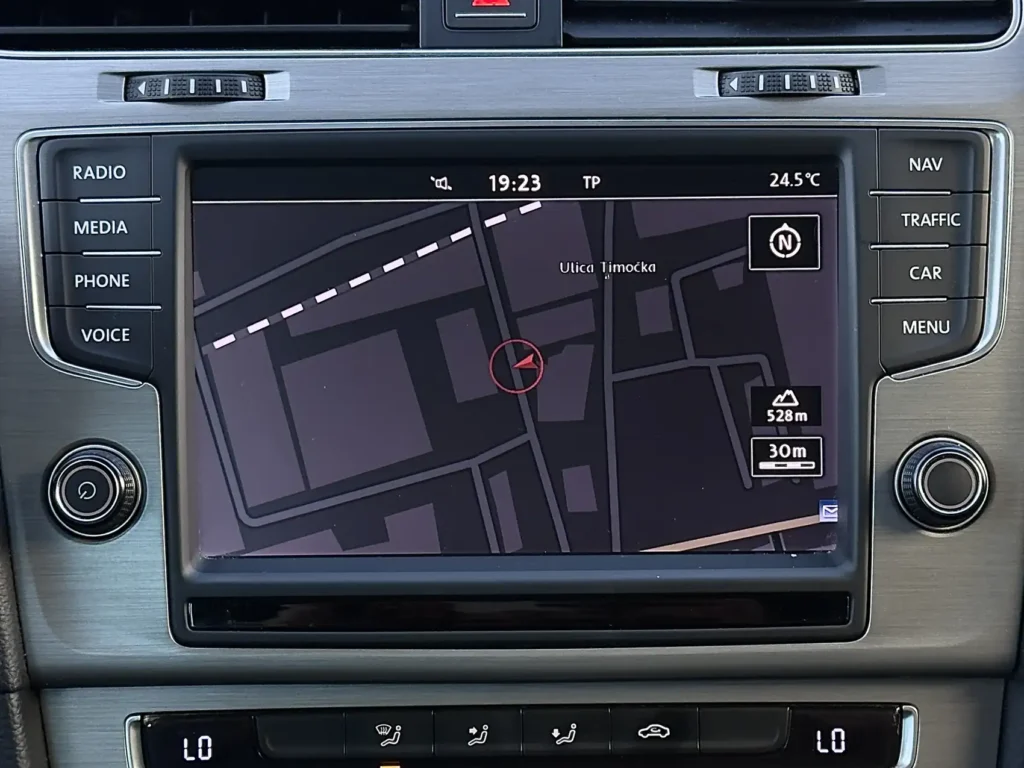 rent-a-car-sarajevo-kamea-golf-7-manual(26)