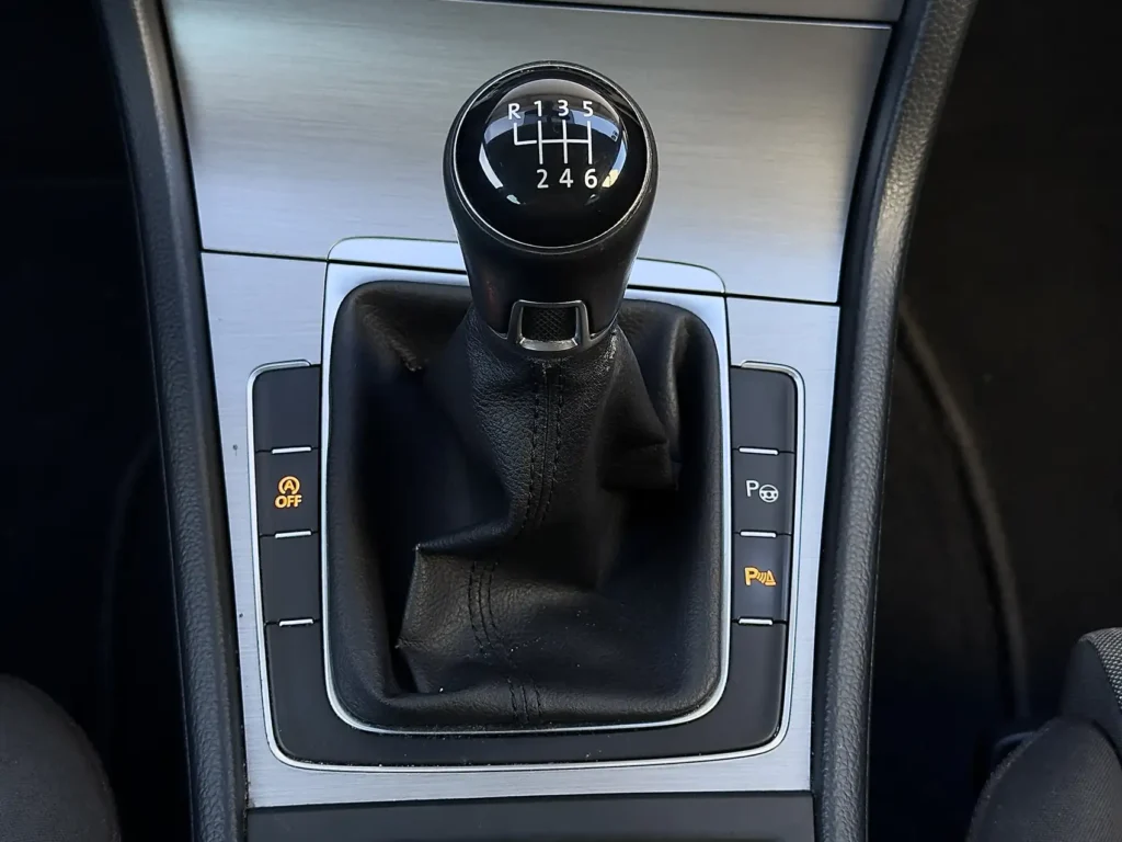 rent-a-car-sarajevo-kamea-golf-7-manual(29)