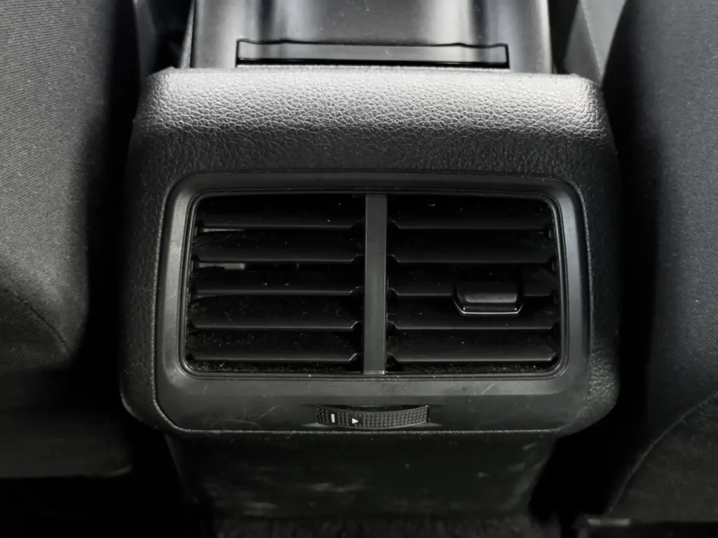 rent-a-car-sarajevo-kamea-golf-7-manual(30)
