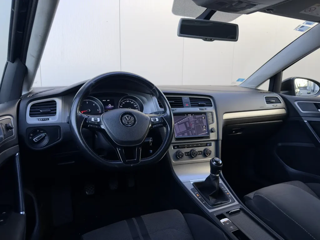 rent-a-car-sarajevo-kamea-golf-7-manual(35)